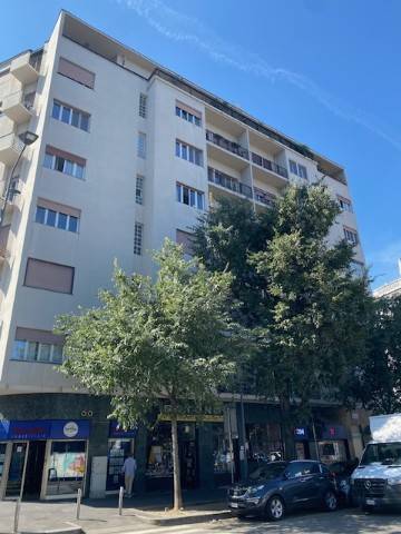 appartamento in vendita a Milano in zona Isola