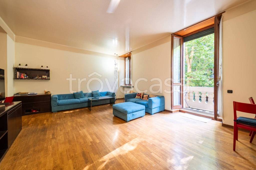 appartamento in vendita a Milano in zona Sempione