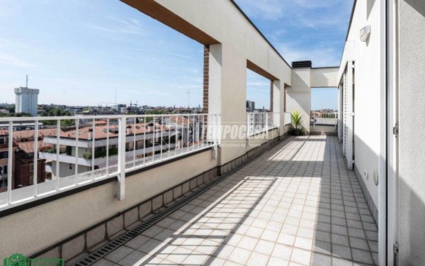 appartamento in vendita a Milano in zona Gorla