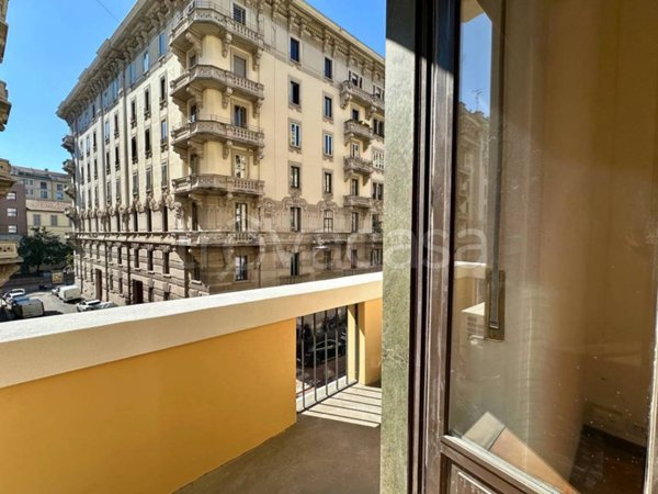 ufficio in vendita a Milano in zona Guastalla