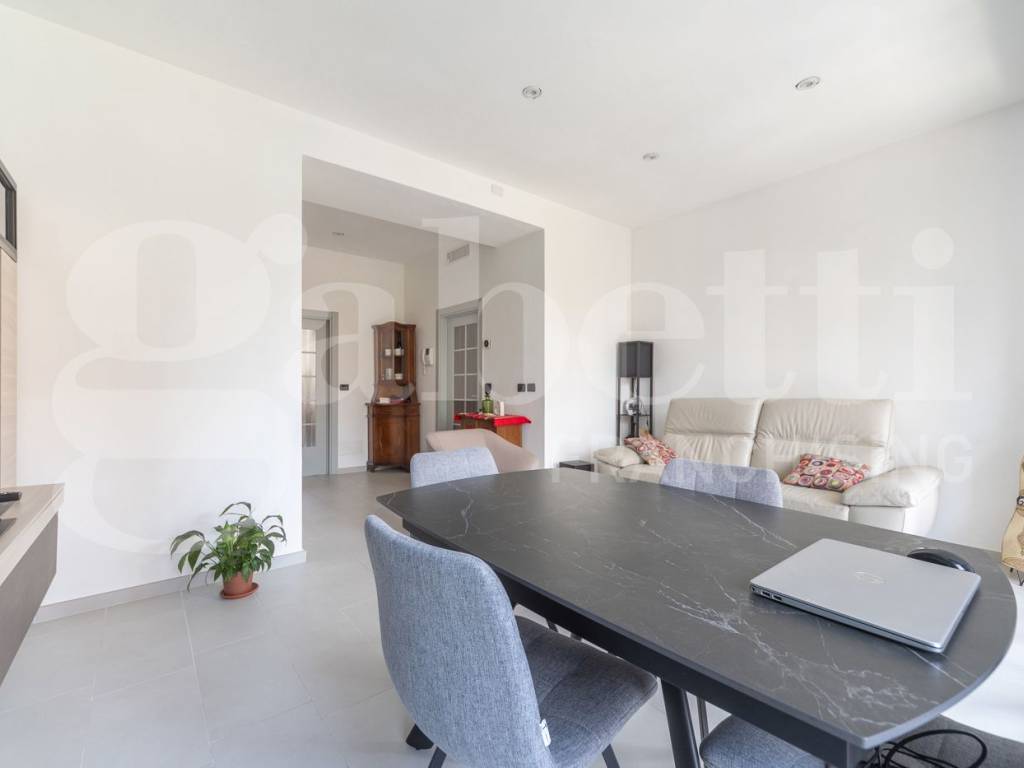 appartamento in vendita a Milano in zona QT8