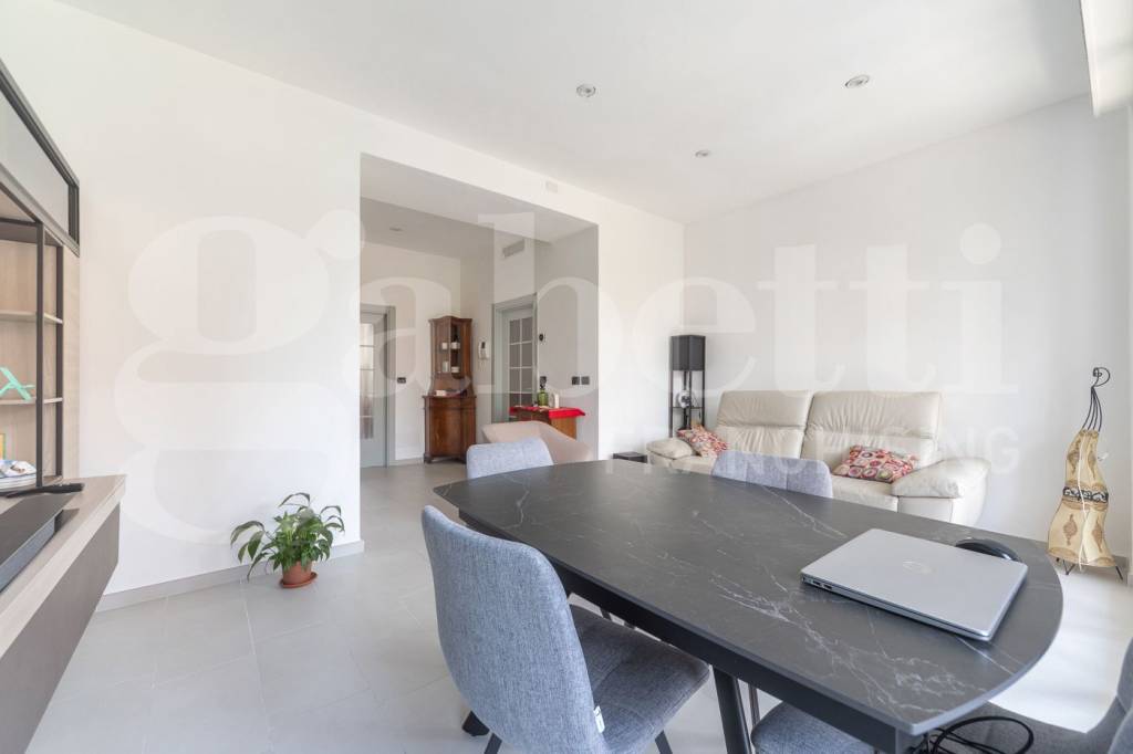 appartamento in vendita a Milano in zona QT8