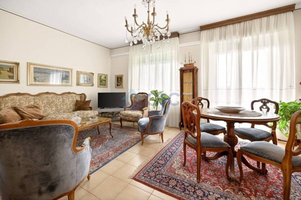 appartamento in vendita a Milano in zona Feltre