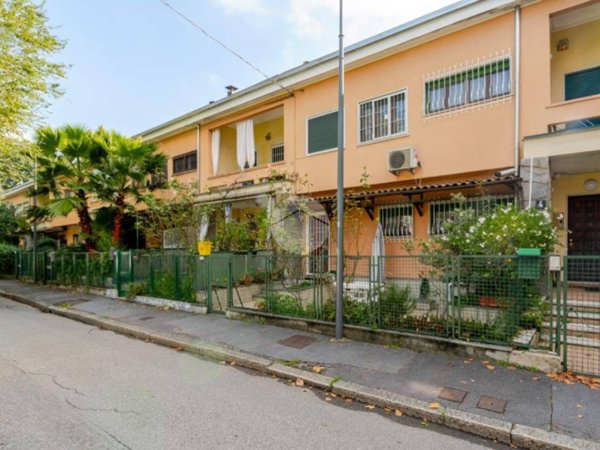 casa indipendente in vendita a Milano in zona San Siro