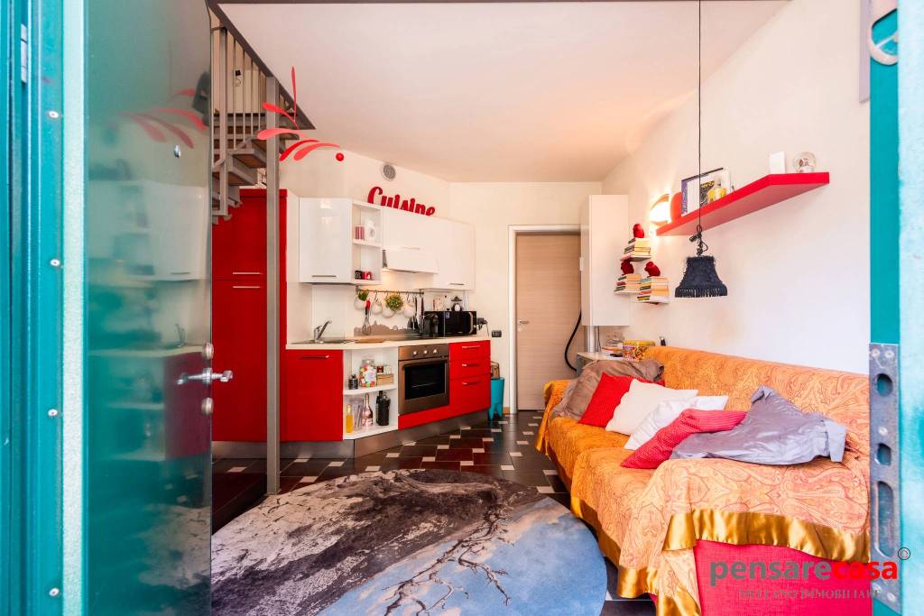 appartamento in vendita a Milano in zona Vigentino