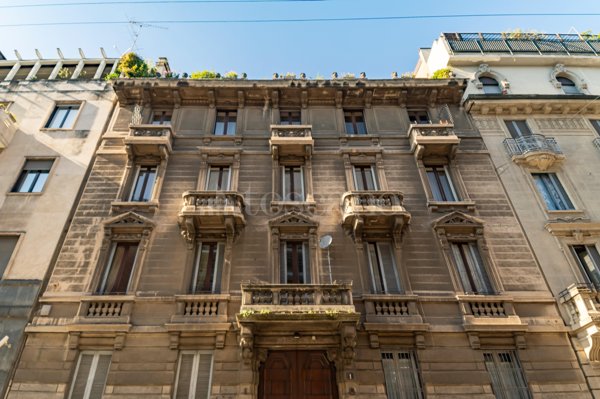 appartamento in vendita a Milano in zona Sempione