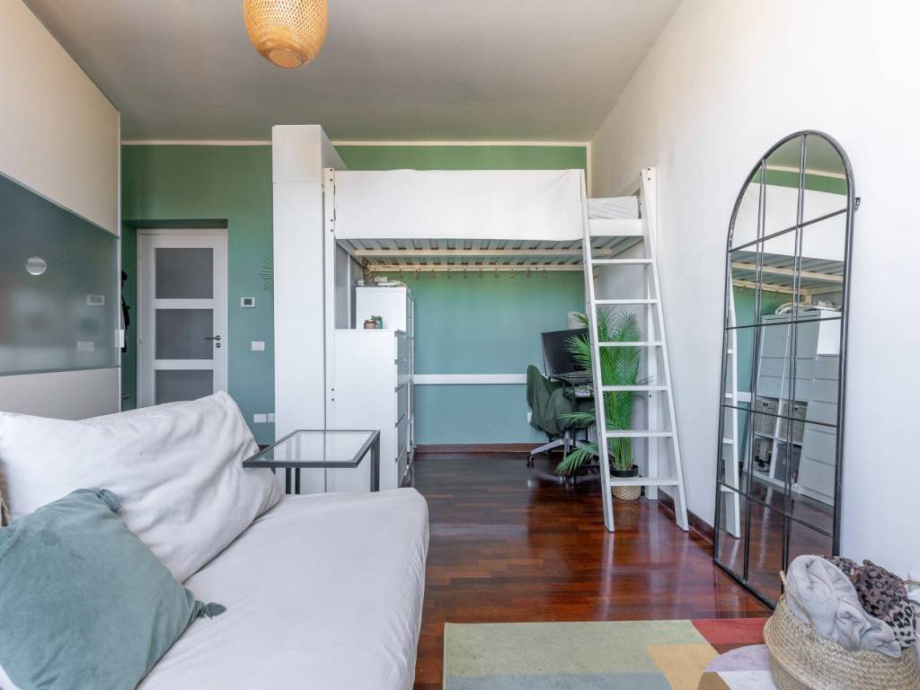 appartamento in vendita a Milano in zona Morivione