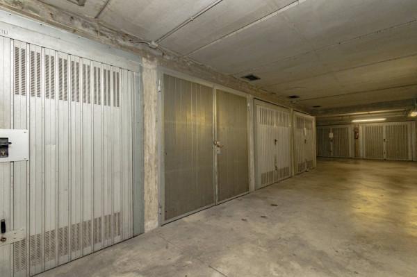 negozio in vendita a Milano in zona Crescenzago