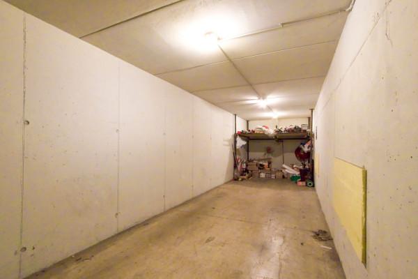 negozio in vendita a Milano in zona Trenno