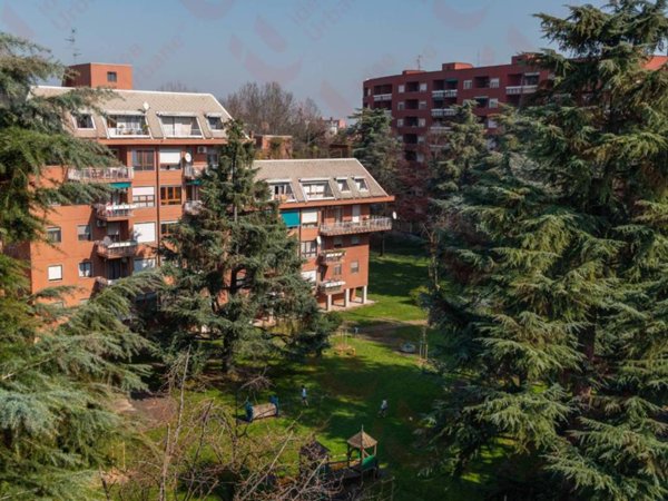 appartamento in vendita a Milano in zona Adriano