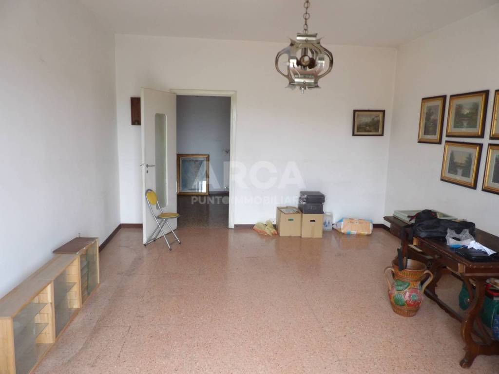 appartamento in vendita a Milano in zona Baggio