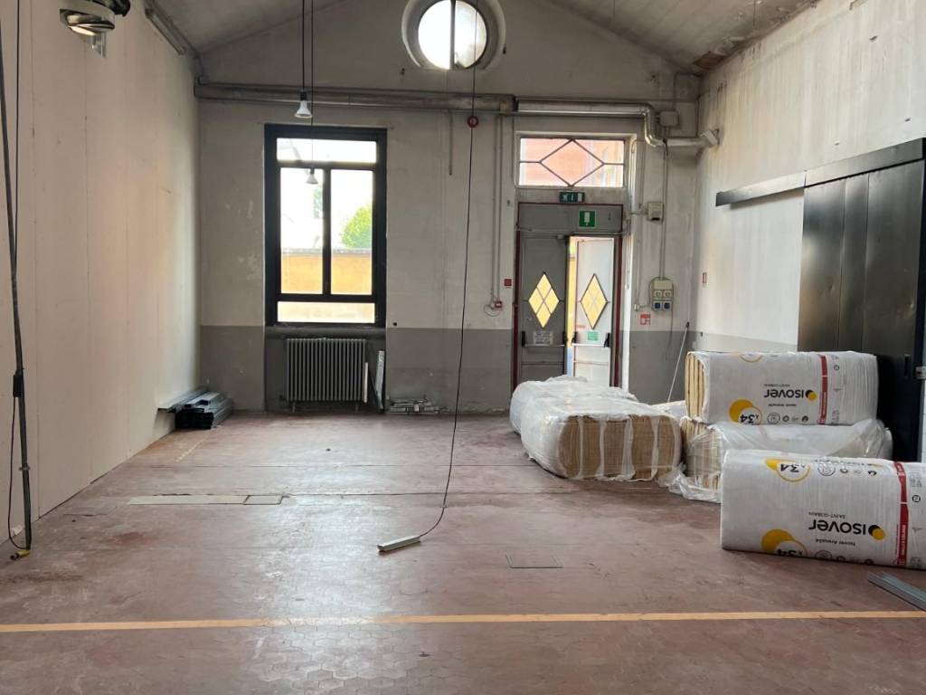 negozio in vendita a Milano in zona Crescenzago