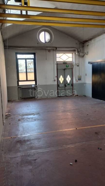 negozio in vendita a Milano in zona Crescenzago