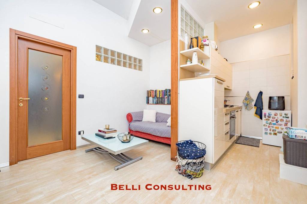 appartamento in vendita a Milano in zona Sempione