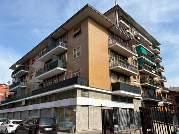 appartamento in vendita a Milano in zona Gorla