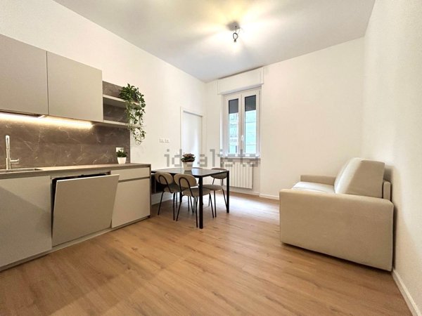 appartamento in vendita a Milano in zona Porta Genova