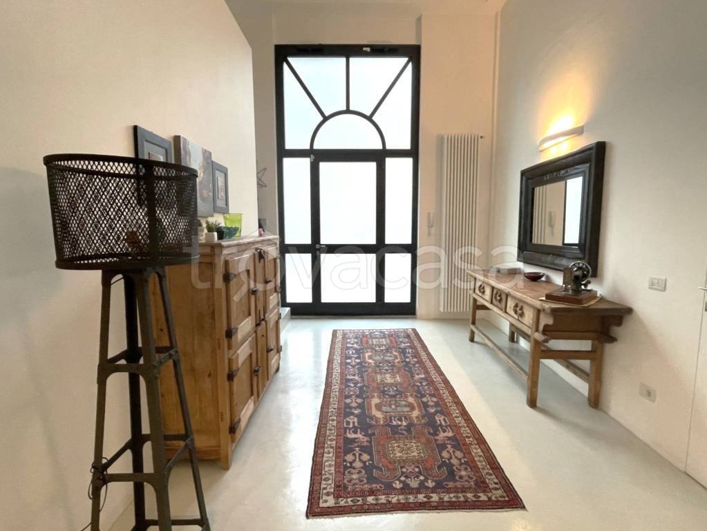 appartamento in vendita a Milano in zona Bocconi