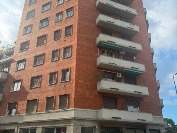 appartamento in vendita a Milano in zona Lambrate