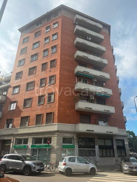 appartamento in vendita a Milano in zona Lambrate