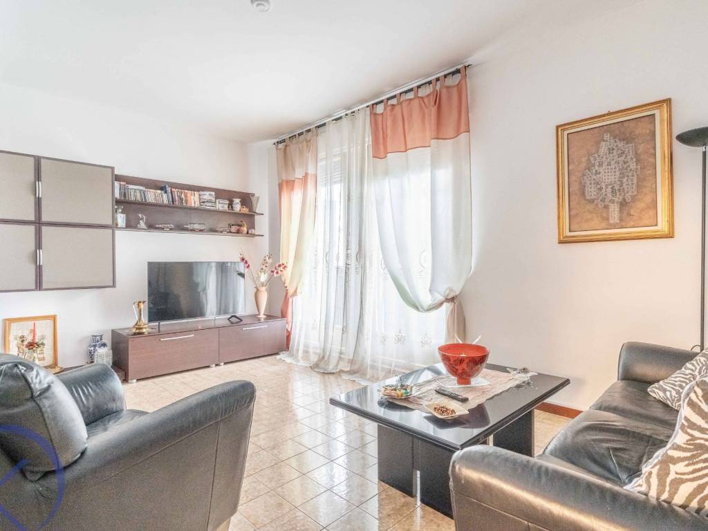 appartamento in vendita a Milano in zona Chiesa Rossa