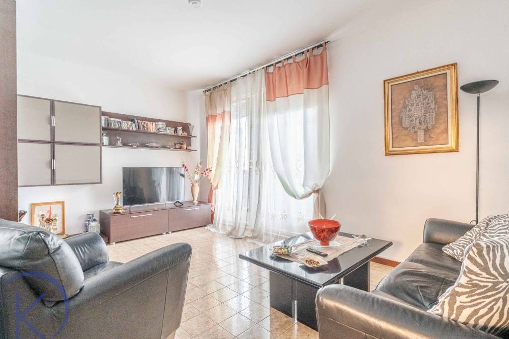 appartamento in vendita a Milano in zona Gratosoglio