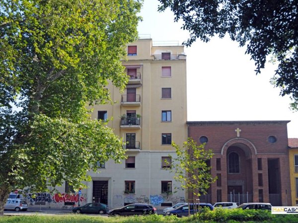 appartamento in vendita a Milano in zona Bocconi