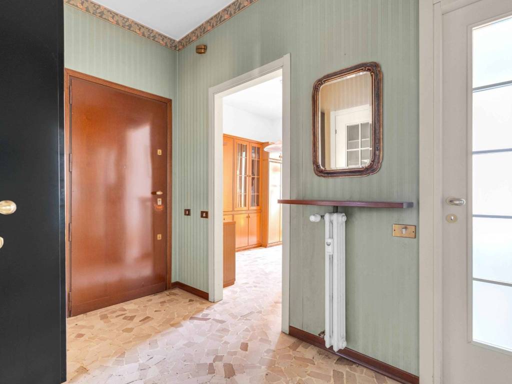 appartamento in vendita a Milano in zona Barona