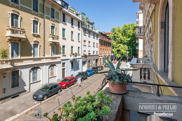 appartamento in vendita a Milano in zona Bocconi
