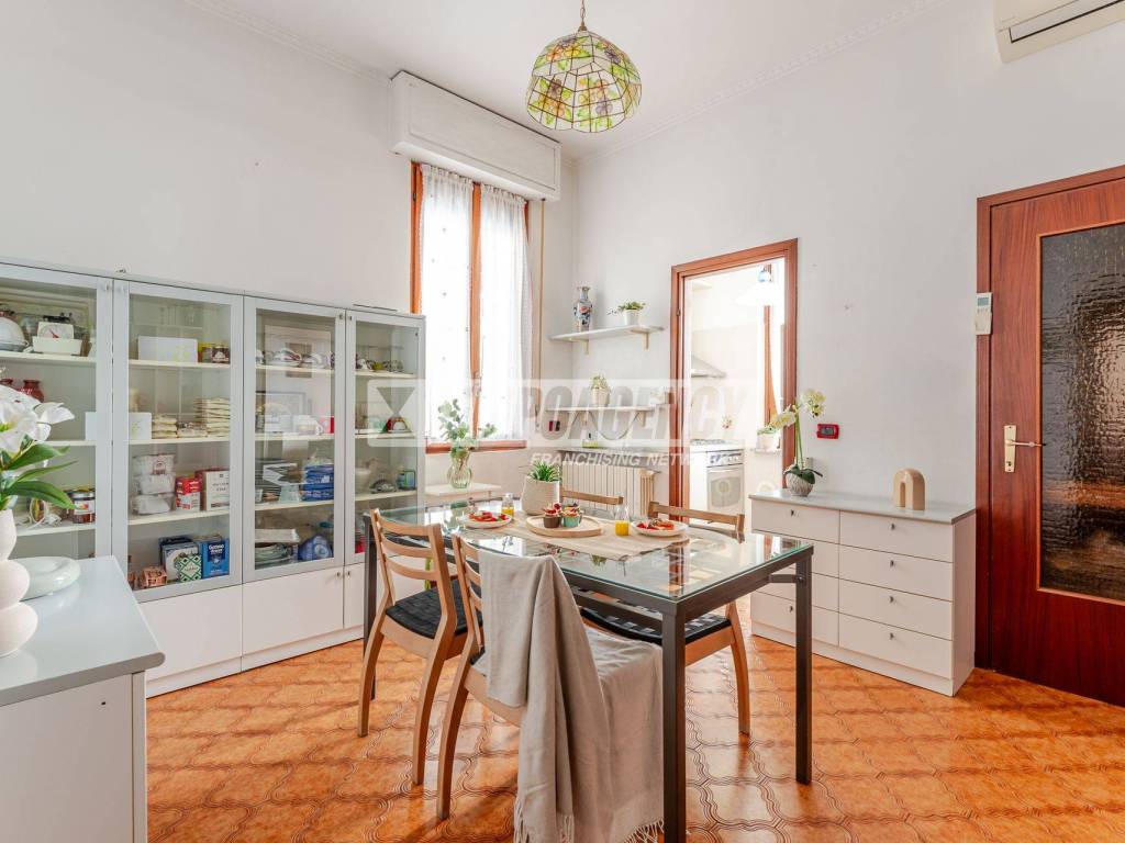 appartamento in vendita a Milano in zona Porta Venezia