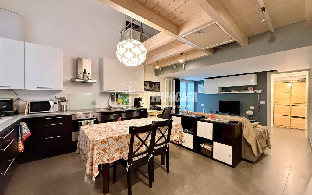 appartamento in vendita a Milano in zona Niguarda