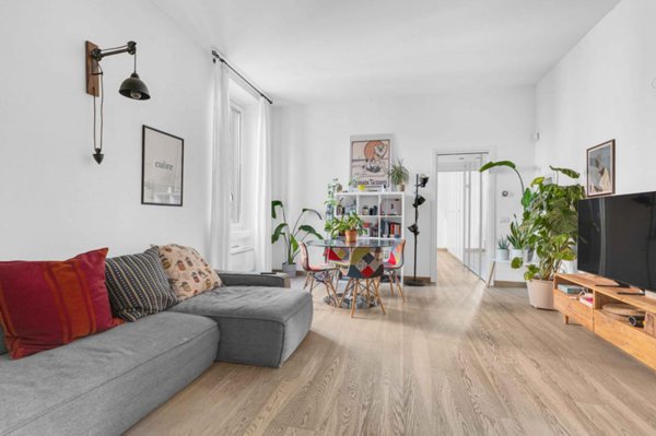 appartamento in vendita a Milano in zona Restocco Maroni