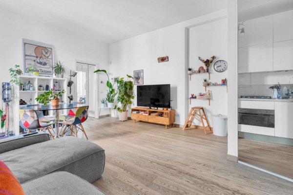 appartamento in vendita a Milano in zona Famagosta
