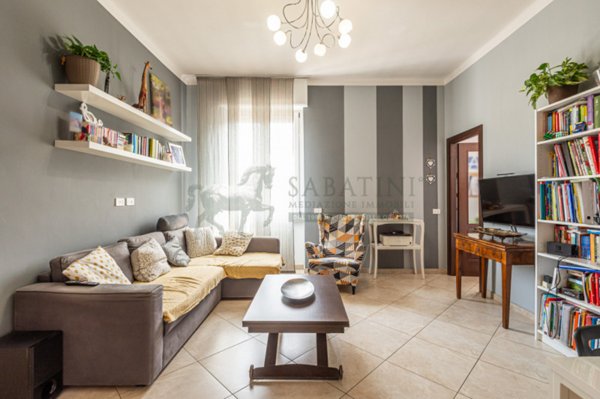 appartamento in vendita a Milano in zona Porta Nuova