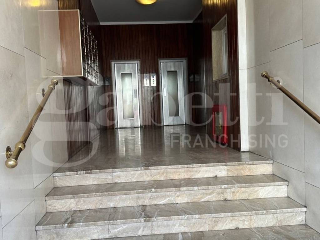 appartamento in vendita a Milano in zona Famagosta