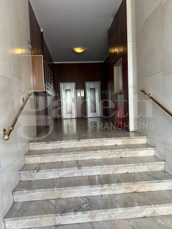 appartamento in vendita a Milano in zona Famagosta