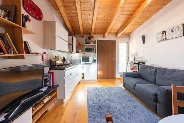 appartamento in vendita a Milano in zona Casoretto