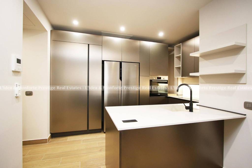 appartamento in vendita a Milano in zona Sempione