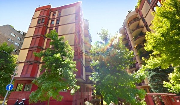 appartamento in vendita a Milano in zona Sempione