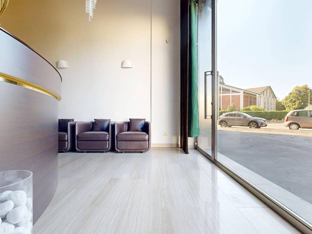 negozio in vendita a Milano in zona Vigentino