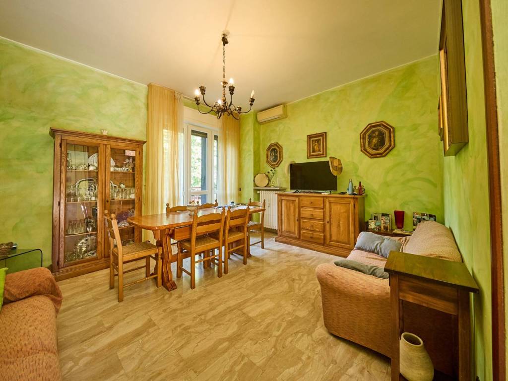 appartamento in vendita a Milano in zona Famagosta