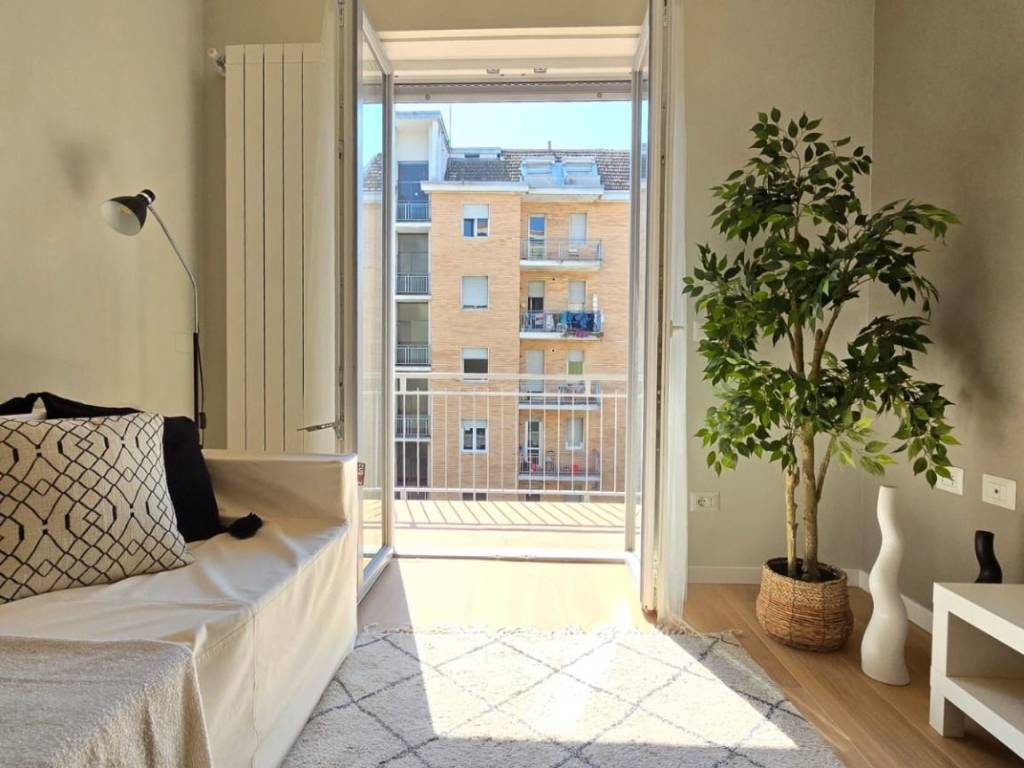 appartamento in vendita a Milano in zona Casoretto