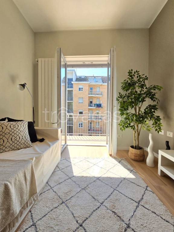 appartamento in vendita a Milano in zona Casoretto