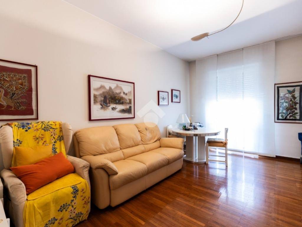appartamento in vendita a Milano in zona Loreto