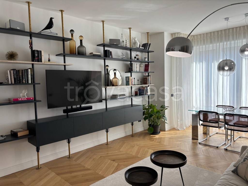 appartamento in vendita a Milano in zona Isola