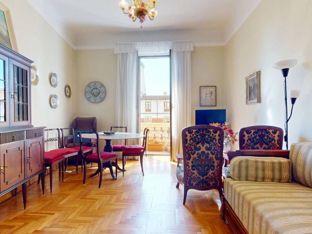 appartamento in vendita a Milano in zona XXII Marzo