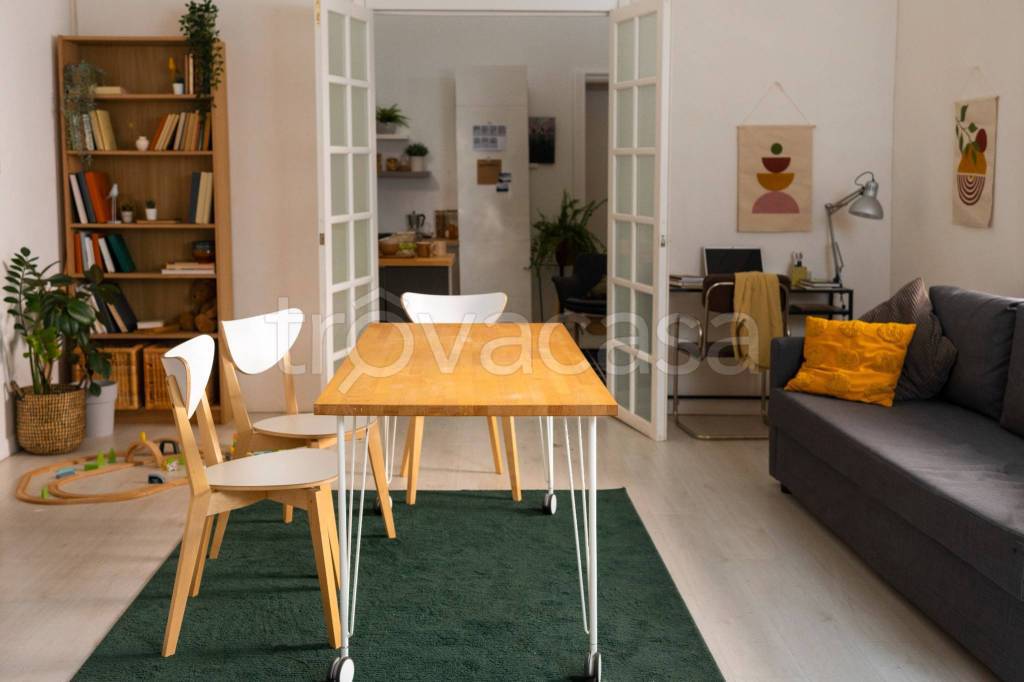 appartamento in vendita a Milano in zona Porta Garibaldi
