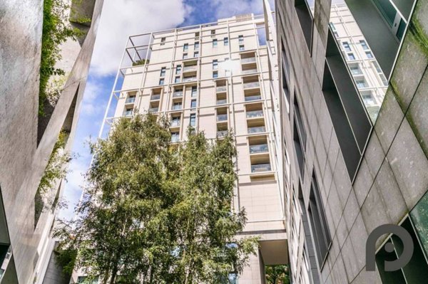appartamento in vendita a Milano in zona Sempione