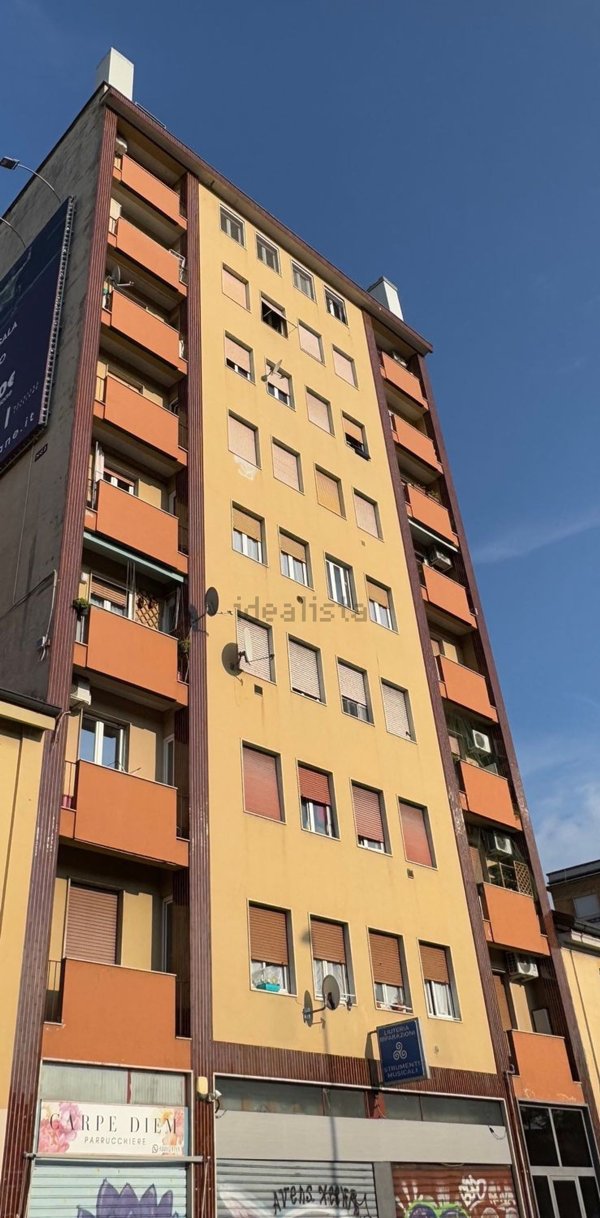appartamento in vendita a Milano in zona Porta Genova