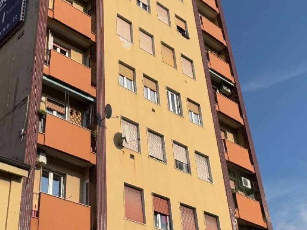 appartamento in vendita a Milano in zona Porta Genova