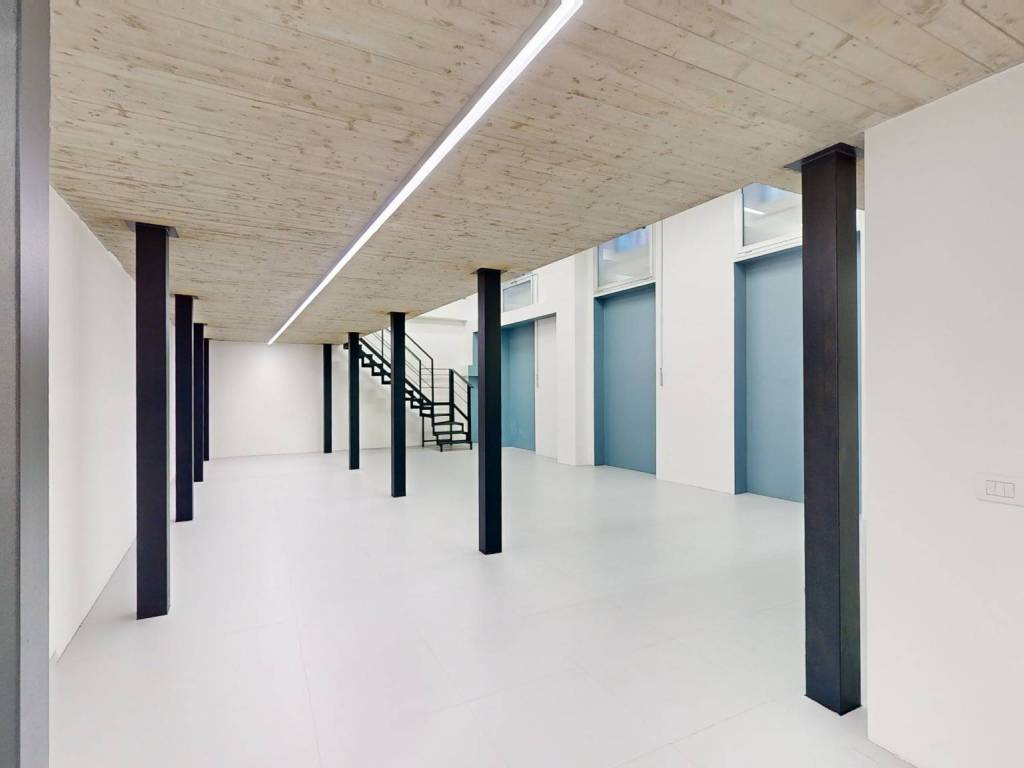 ufficio in vendita a Milano in zona Guastalla